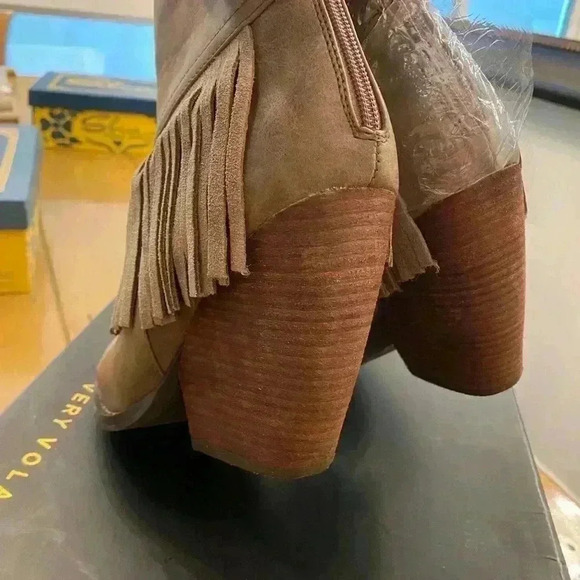 Women's Fringed booties faux leather Khloe high ankle Very Volatile 7.5 new‎ - Picture 8 of 13